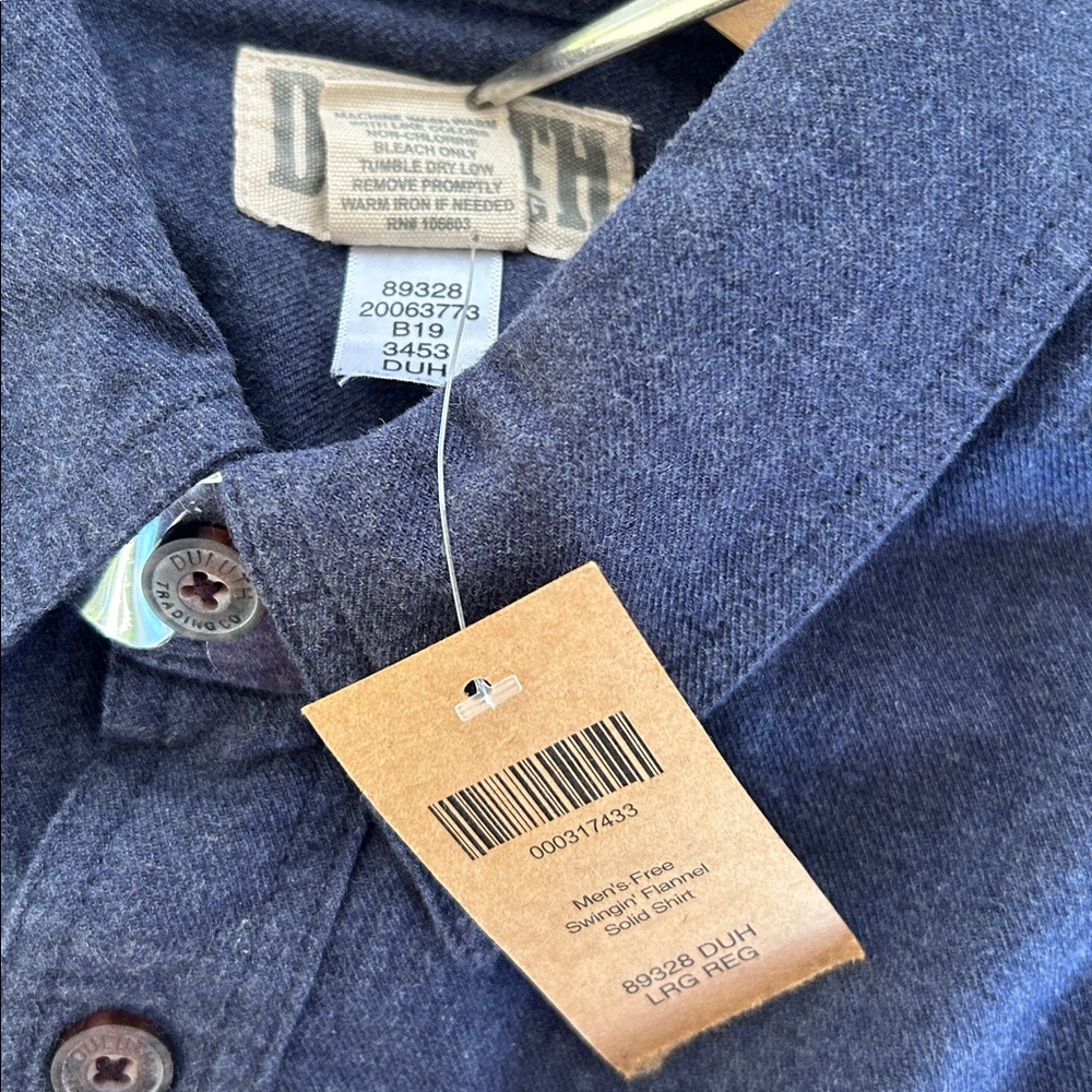 NWT Duluth Men's Free Swingin' Flannel Solid Long Sleeve Shirt - Picture 4 of 14